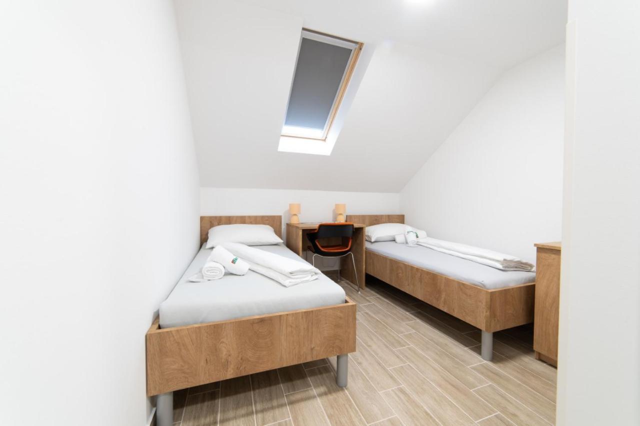 Apartmani Spoljar Zupanja Exterior photo