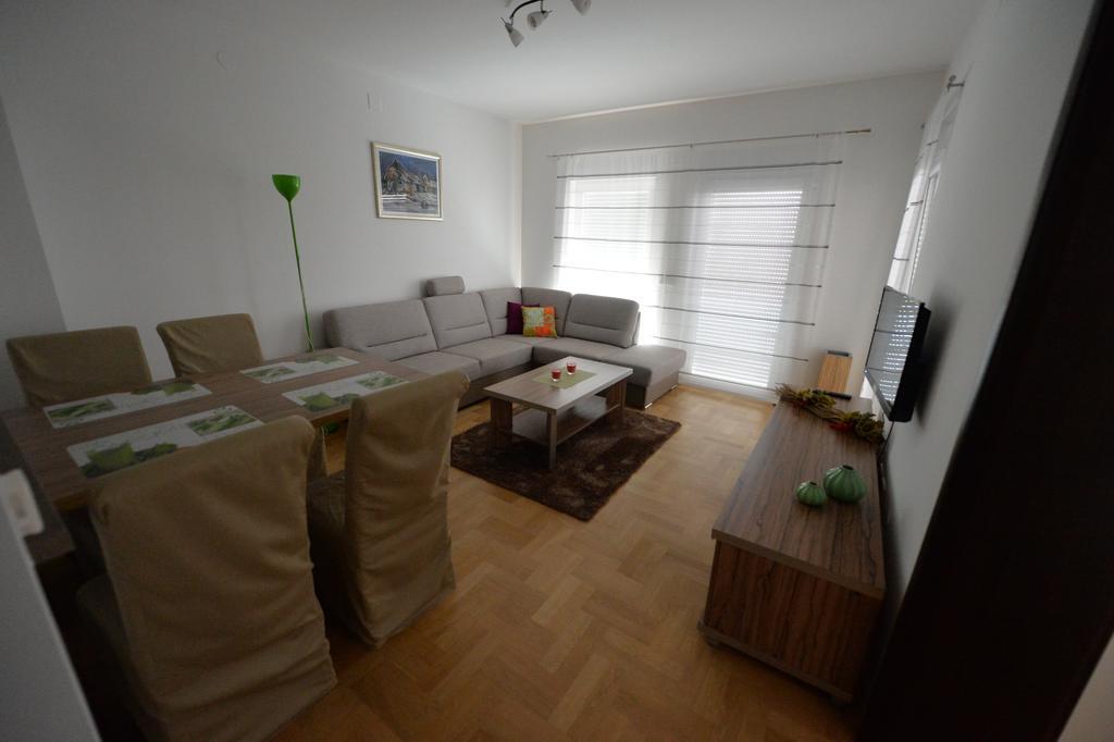 Apartmani Spoljar Zupanja Exterior photo