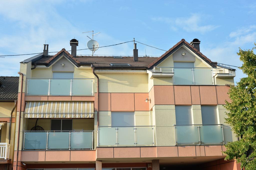Apartmani Spoljar Zupanja Exterior photo